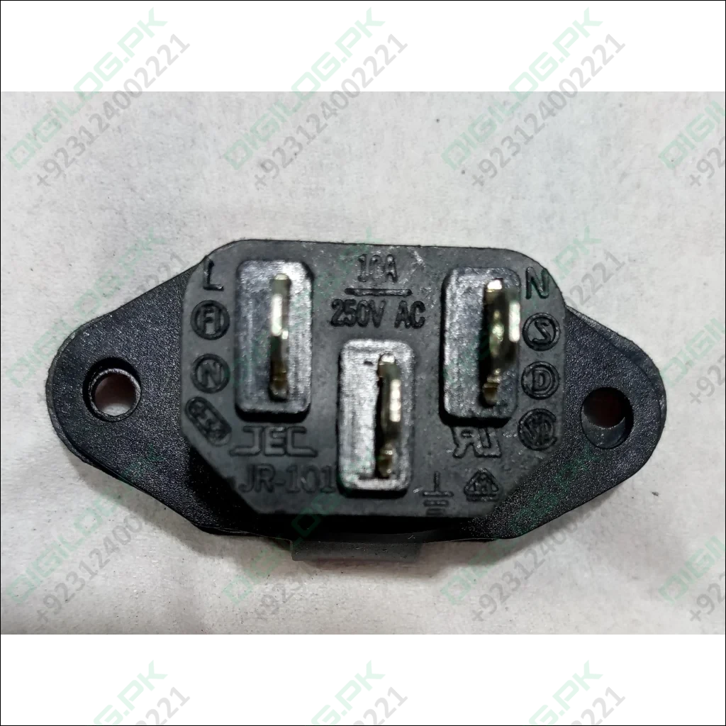 3 Pin Male Computer Socket AC Socket With Closing Window
