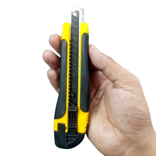 1 Piece Multifunction Utility Sharp Blade Snap Off Retractable Paper Knife Cutter - a yellow and black casing with a sliding blade lock.