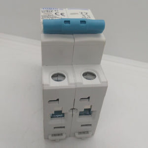 32A Tomzn Tob7z-63 2p DC 1000V Solar Circuit Breaker - Reliable Protection For Solar System - a white two-pole electrical switch with a blue toggle lever and visible terminal ports.