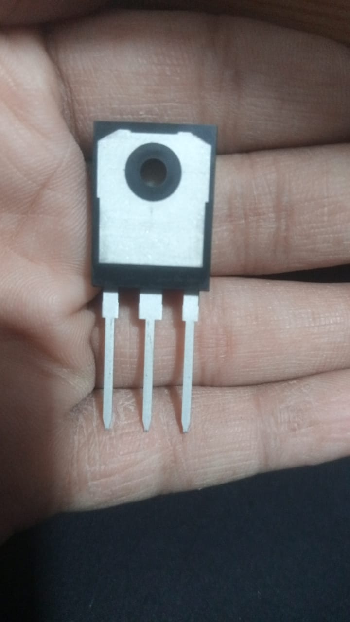 75T65 FGH75T65SQDT TO-247 FGH75T65 75T65 TO247 High Power IGBT 650V 75A - a black and silver electronic component in a TO-247 package with three metal pins, held in a person's hand.