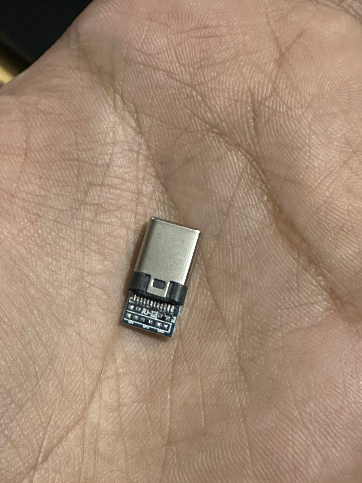 Connector USB 3.1 Type C Connector 16 Pin Male Socket - a close-up view of the silver metal connector head attached to a small blue circuit board with visible pins.