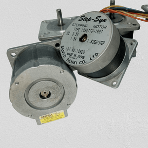 Stepper Motor Round body 4 wire bipolar stepper motor - two silver-coloured cylindrical motors with labels and output shafts on a white background.