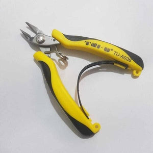 Tni-u Mini Ergonomic Palm Held Smart Locking Pliers Cutter TU-A036 - with yellow and black handles and a metal spring mechanism on a white background.