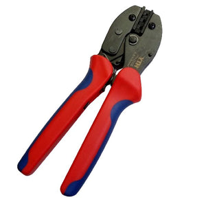 YTH-2546B 2.5/4/6mm Solar Crimper MC3 MC4 Crimping Tool Kit - a handheld crimping tool with a black metal head and red and blue ergonomic rubber handles.
