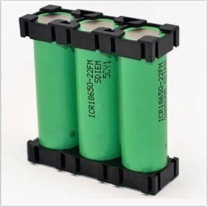 18650 Lithium Battery Holder 3p - holding three green ICR18650-22FM cylindrical batteries in a black plastic frame.
