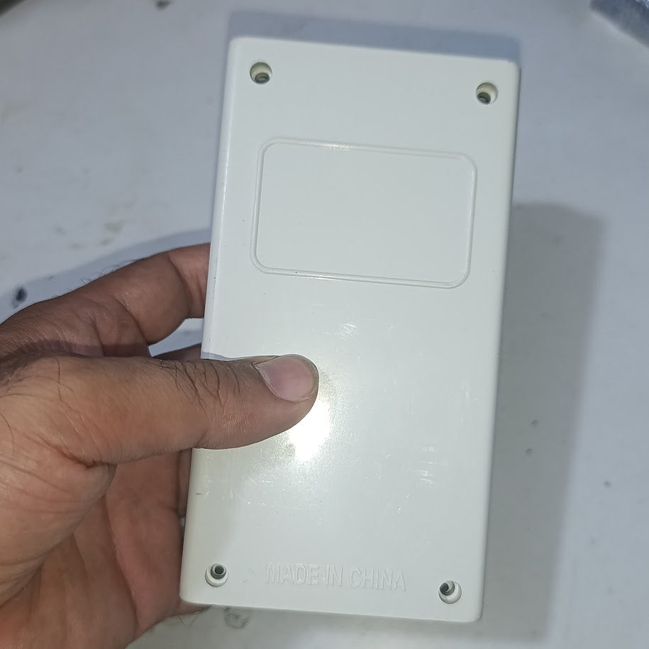 21700 18650 6x Cell Power Bank Case For WiFi Router And Other Devices - the plain white rectangular plastic back cover with screw holes.