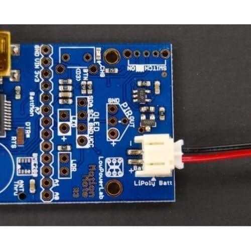 2mm Pitch JST2.0 Plug 2 Pin Extension Wire Connector - connected to the LiPoly Batt port on a blue Motion Mote R3 circuit board.