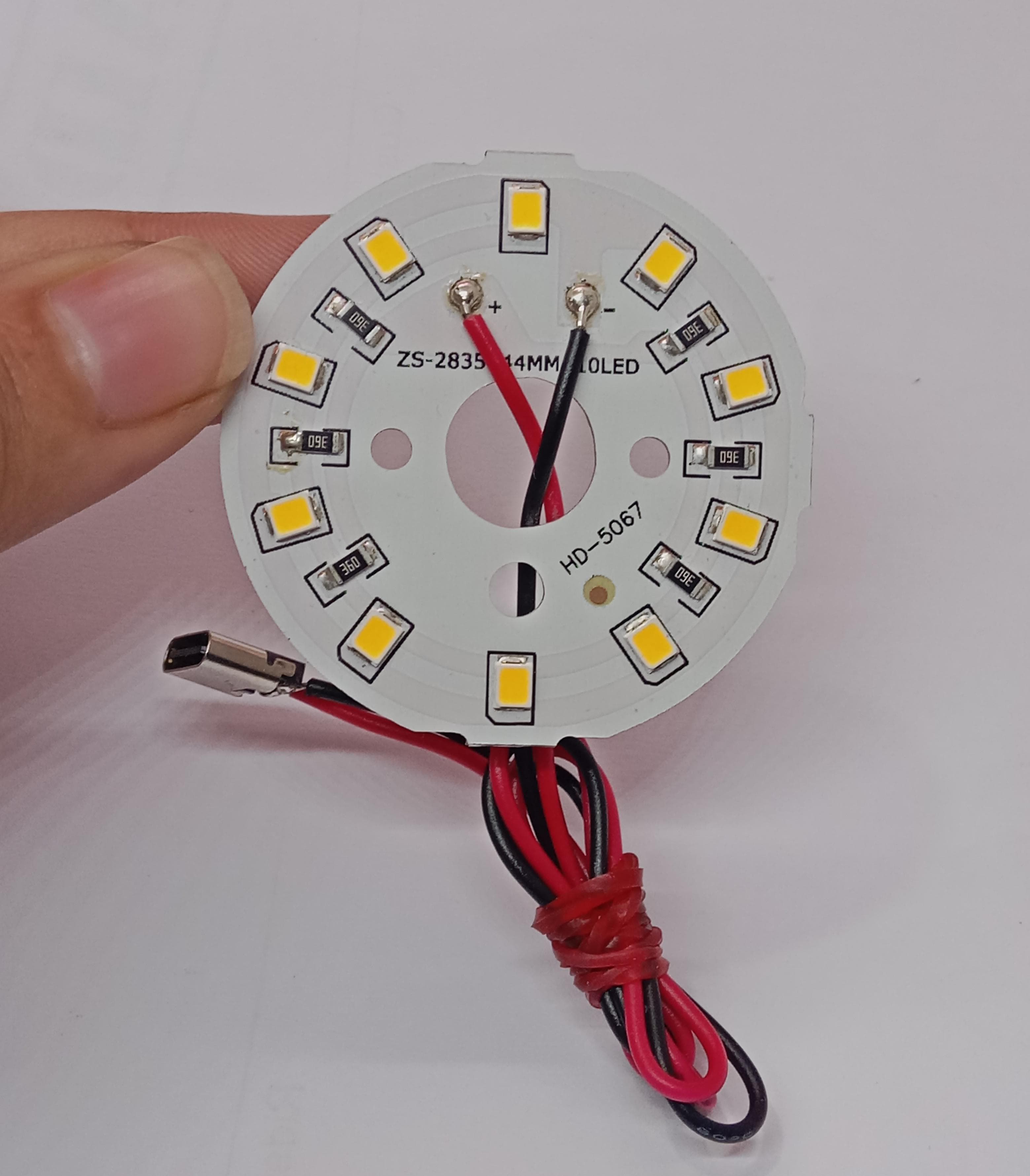 5W 44mm 10 LEDS Warm White SMD LED Strip With Type C Connector - round white circuit board with ten LEDs, red and black wires, and a Type-C connector.
