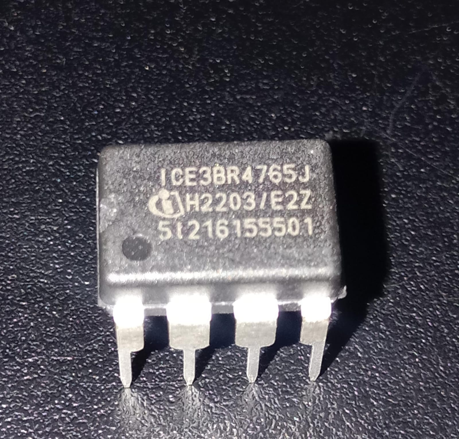 ICE3BR4765J Infineon Off-Line SMPS Current Mode Controller DIP-8