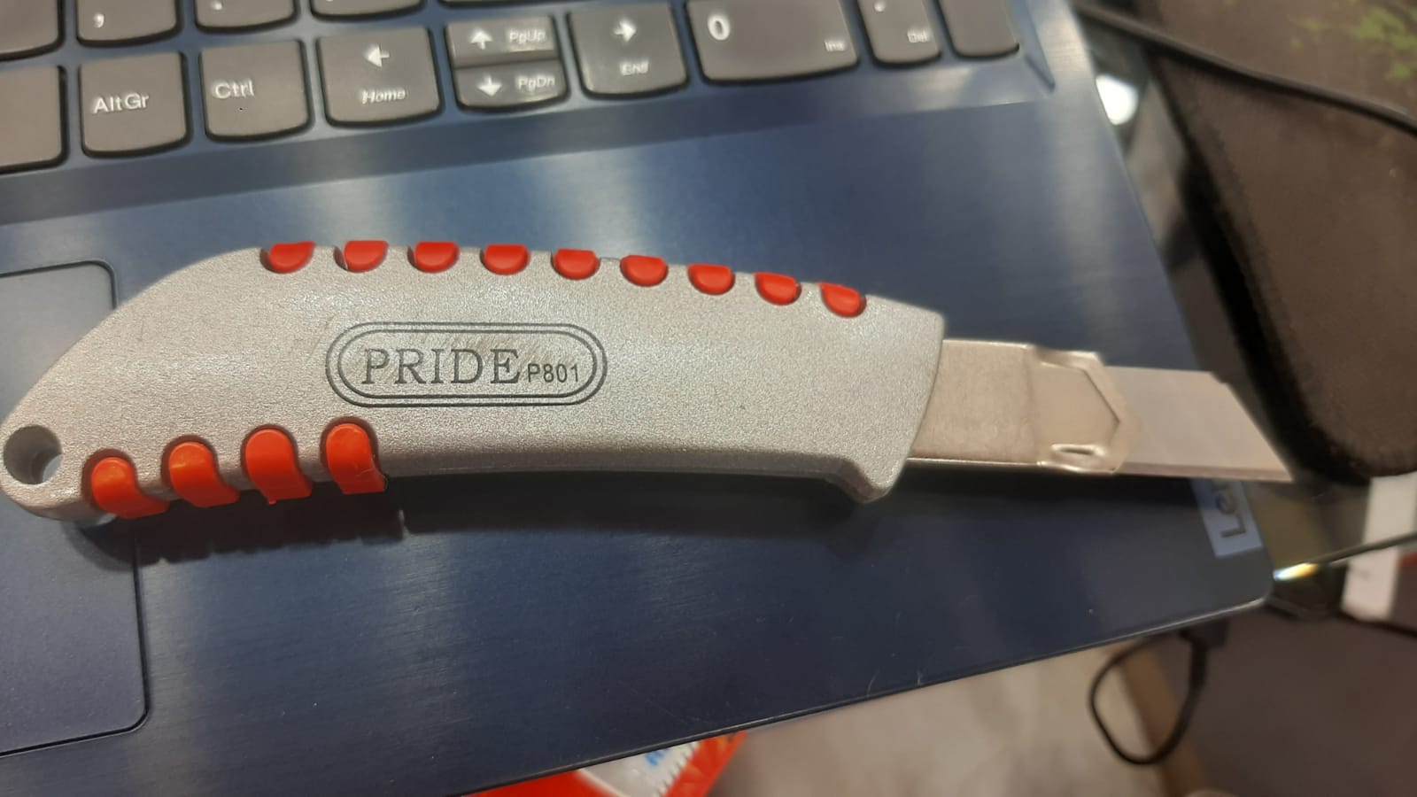 P801 PRIDE Aluminum Alloy Utility Knife