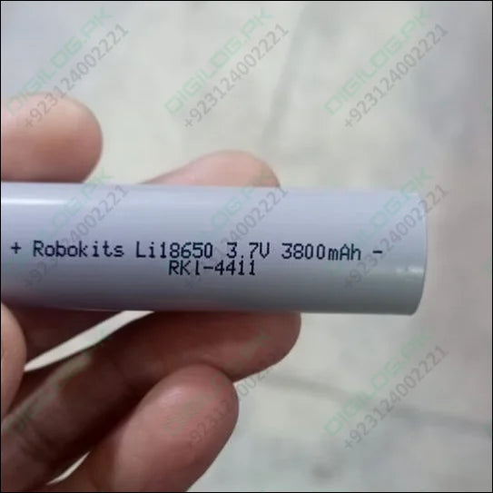 ROBOKITS LITHIUM-ION 18650 RECHARGEABLE CELL 3.7V 2000mAH