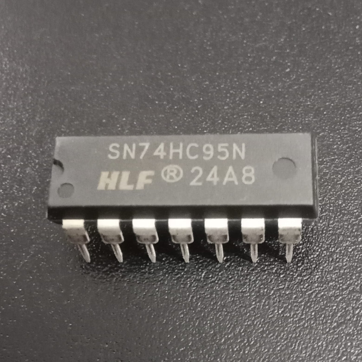 SN74HC95N 4-Bit Parallel-Access Shift Register IC