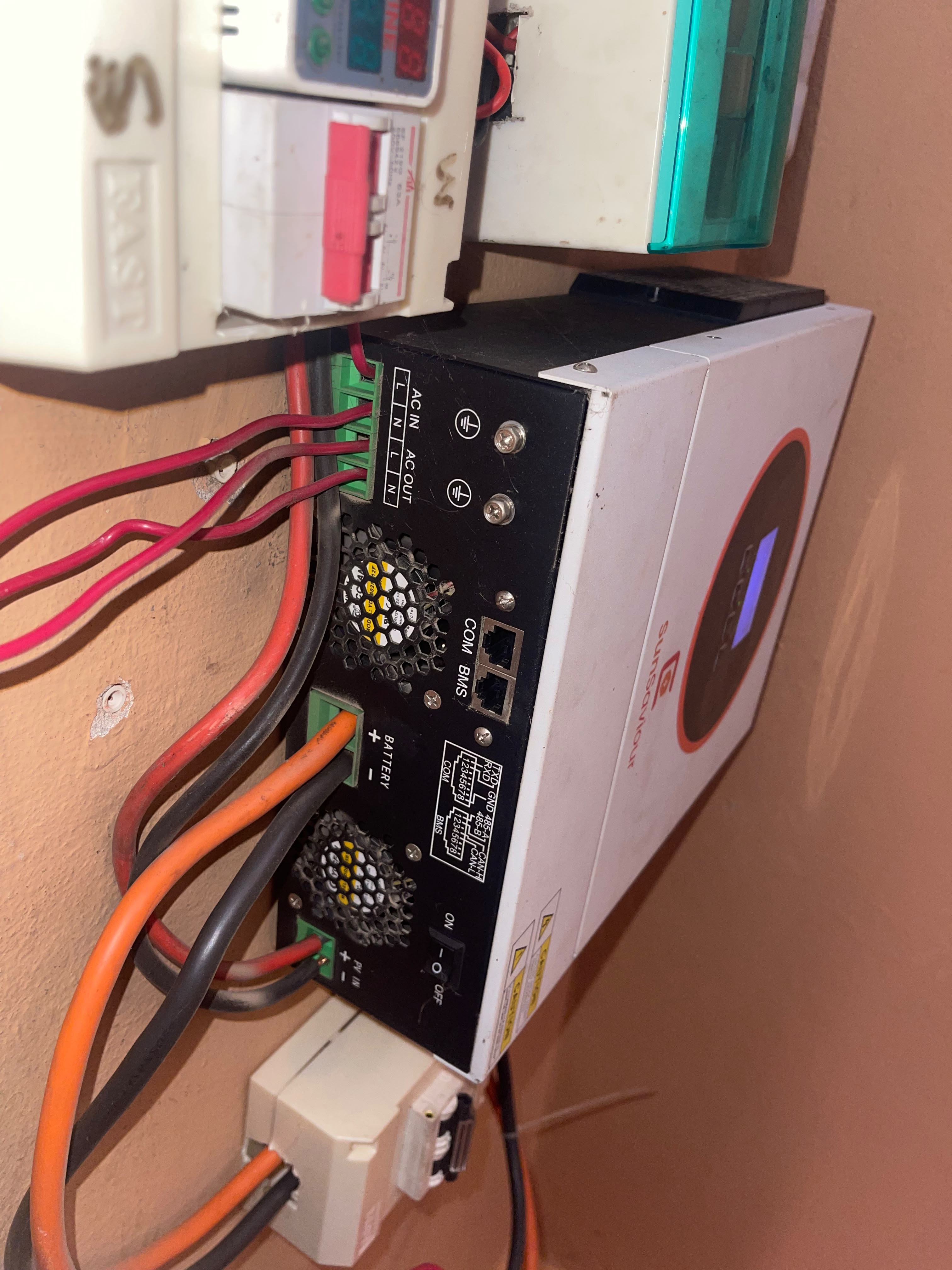 SunSaviour X-6KW (PV 7000W Input) Solar WiFi Dongle - Real-Time Solar Monitoring