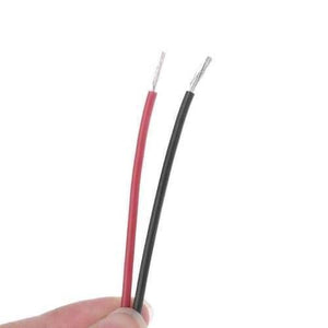 Aluminium Thermostat Heating Element Plate 12V 70℃ - a close-up of the red and black power wires with stripped, exposed ends held by a hand.