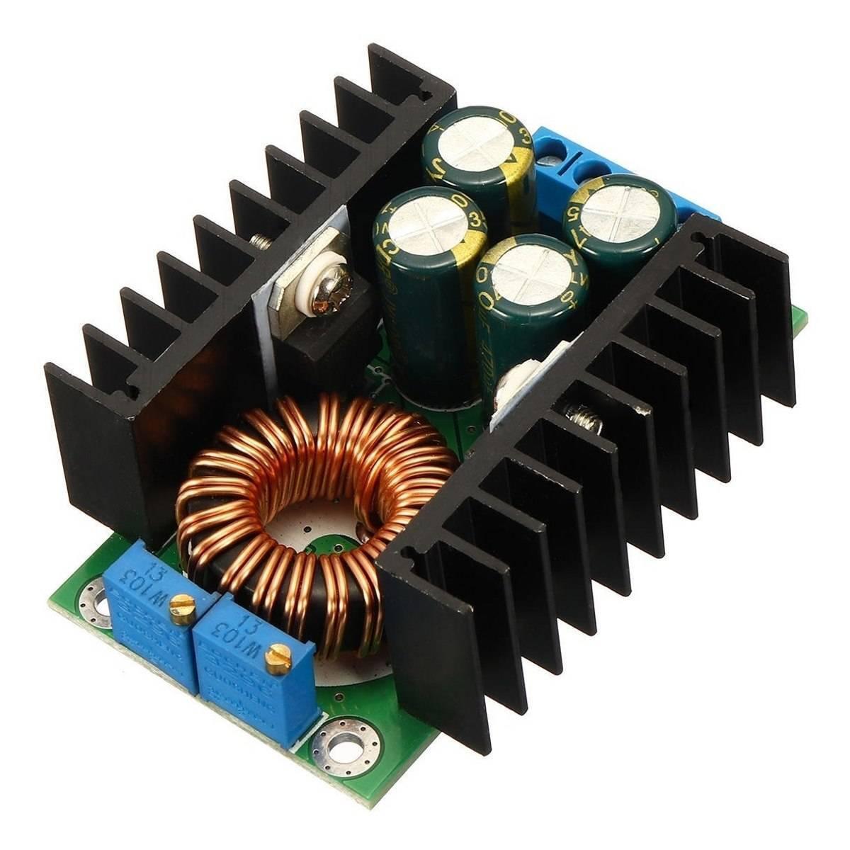 Cc-cv XL4016 9A DC To DC Adjustable Buck Converter - two black heatsinks, a copper toroid inductor, and two blue potentiometers on a green PCB.