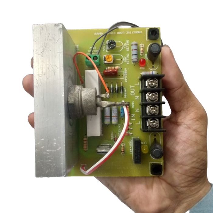 Discontinued 0 To 5000W Adjustable AC Dimmer AC Heater Controller - a green circuit board, aluminum heatsink, and terminal block.