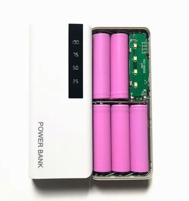 DIY 5x18650 Power Bank Case Dual USB Power Bank Box Shell Dual USB Charging Box With Digital Display Screen(without Battery) - a white shell with a digital percentage display and an open compartment containing five pink cylindrical batteries.