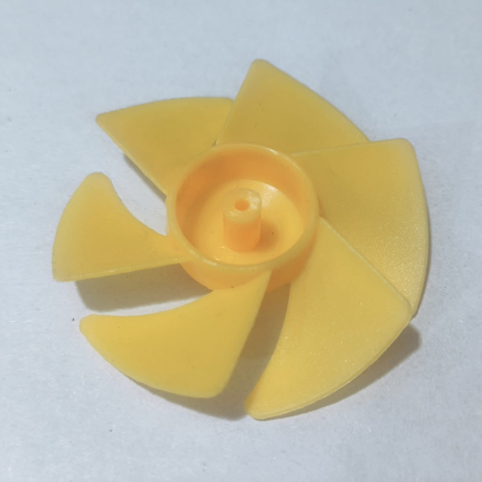 DIY Boat Model 6-blades Propeller 2mm Vortex Fan Paddle Toy Car Fan Spare Part 2*50mm - a close-up of a small yellow plastic six-bladed fan with a central 2mm shaft hole.