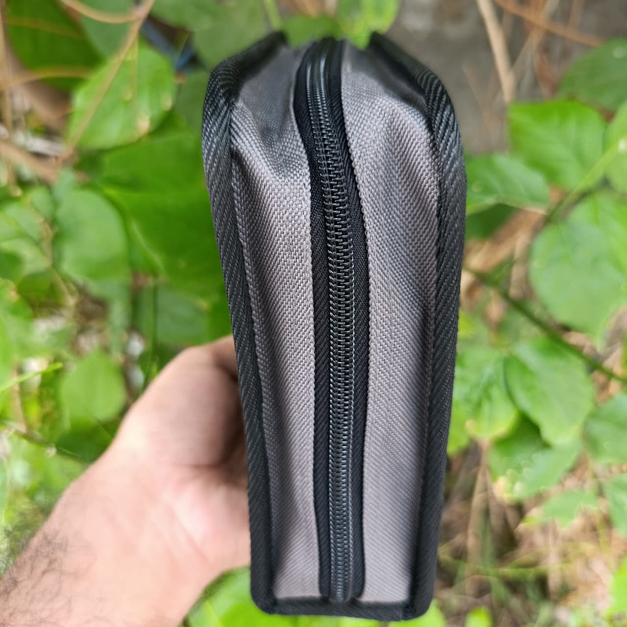Carry case side zipper view