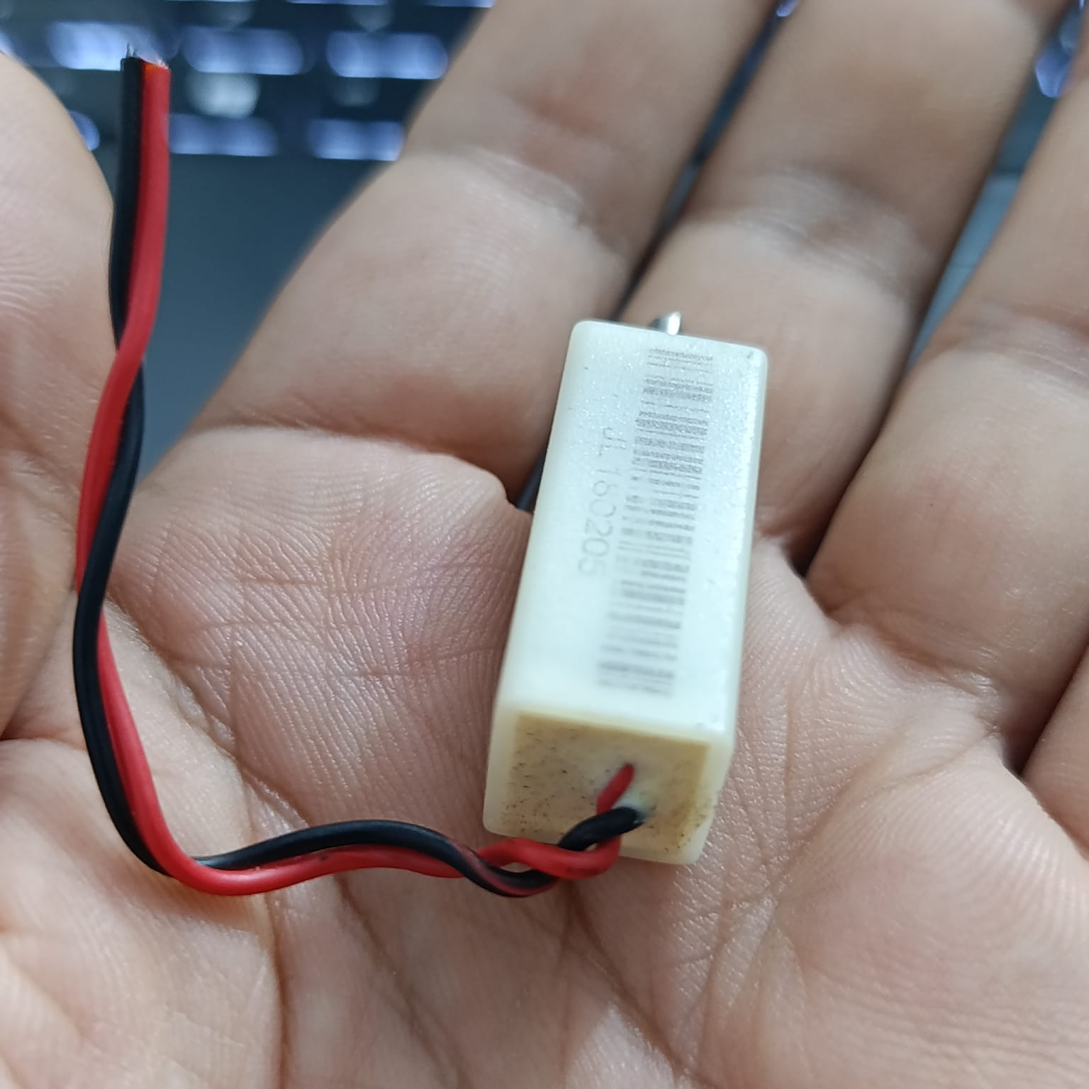 Shelled N20 gear motor side view with wires