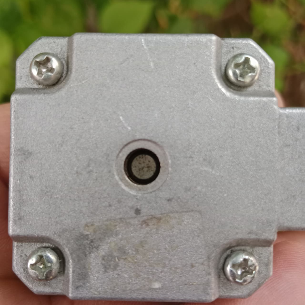 NEMA 17 Pancake Stepper Motor rear view 4 mounting screws Pakistan
