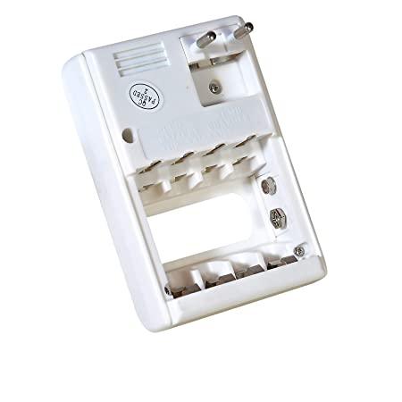 Jb 628 AA AAA 9V Battery Charger - a white plastic device featuring slots for AA, AAA, and 9V batteries with a fold-out wall plug on the back.