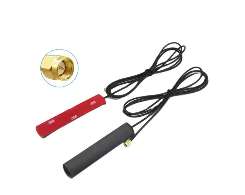 Long-range High-gain 2g GSM Antenna 868MHz 915MHz Patch Antenna - two black antennas with cables, SMA connectors, and a close-up of a connector.