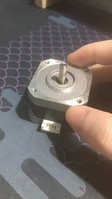 Used 4 Wire NEMA 17 5mm Shaft Bipolar Stepper Motors - product video, preview showing a four-pin connector and a silver metal shaft