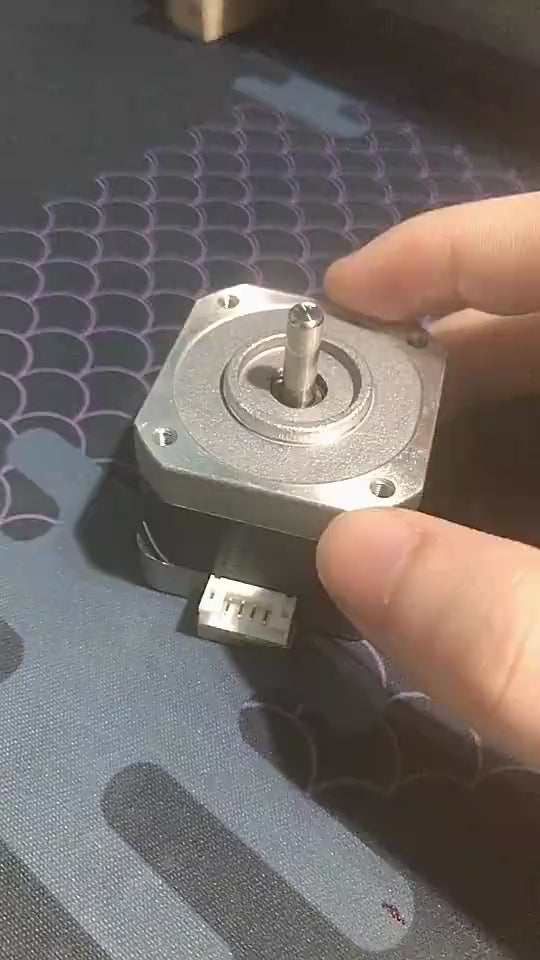 Used 4 Wire NEMA 17 5mm Shaft Bipolar Stepper Motors - product video, preview showing a four-pin connector and a silver metal shaft