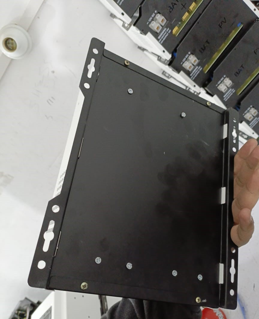 Prince 60A MPPT Solar Charge Controller With Wapda Option - the black metal mounting bracket on the back of the unit.
