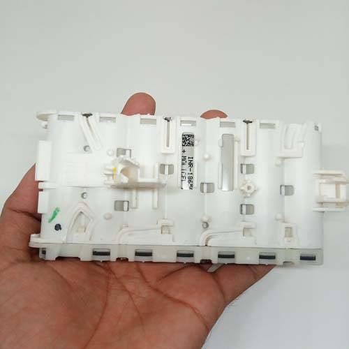 Pull-out High Quality 18650 3.7V 2600mAh Molicel Cell Battery - shown as a white plastic battery holder frame held in a hand.