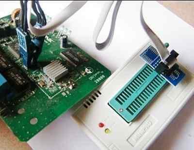Soic8 SOP8 Test Clip For EEPROM 93CXX 25CXX 24CXX In Circuit Programming - connected to a green circuit board and a white programmer device via a ribbon cable.