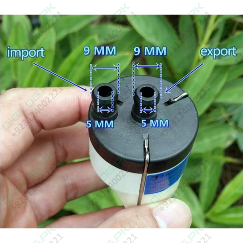 Used High Pressure Liquid Water Pump 370 DC 12V-24V - a close-up showing the top ports with 5mm and 9mm diameter dimension labels for import and export.